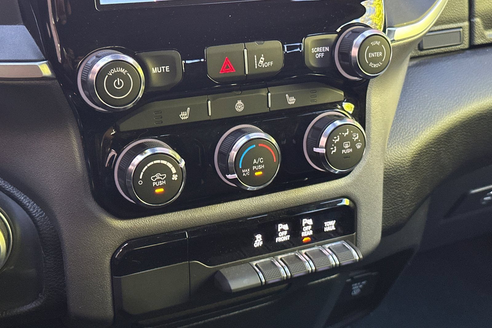 Used 2025 RAM 1500 Big Horn AWD/4WD image 26