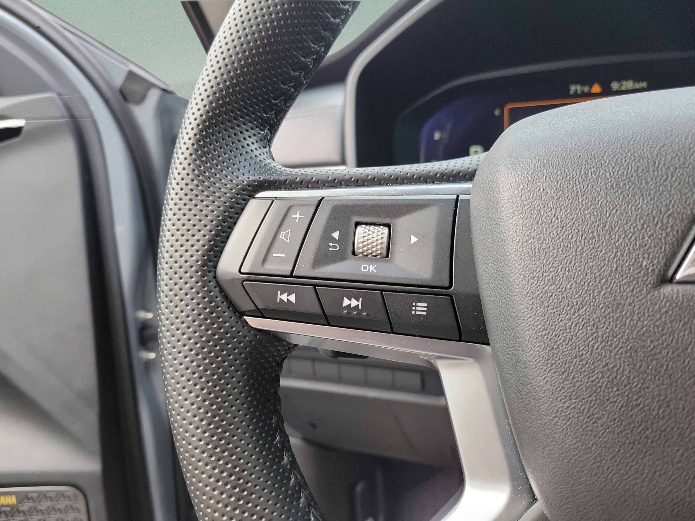 Used 2025 Mitsubishi Outlander SE FWD image 13