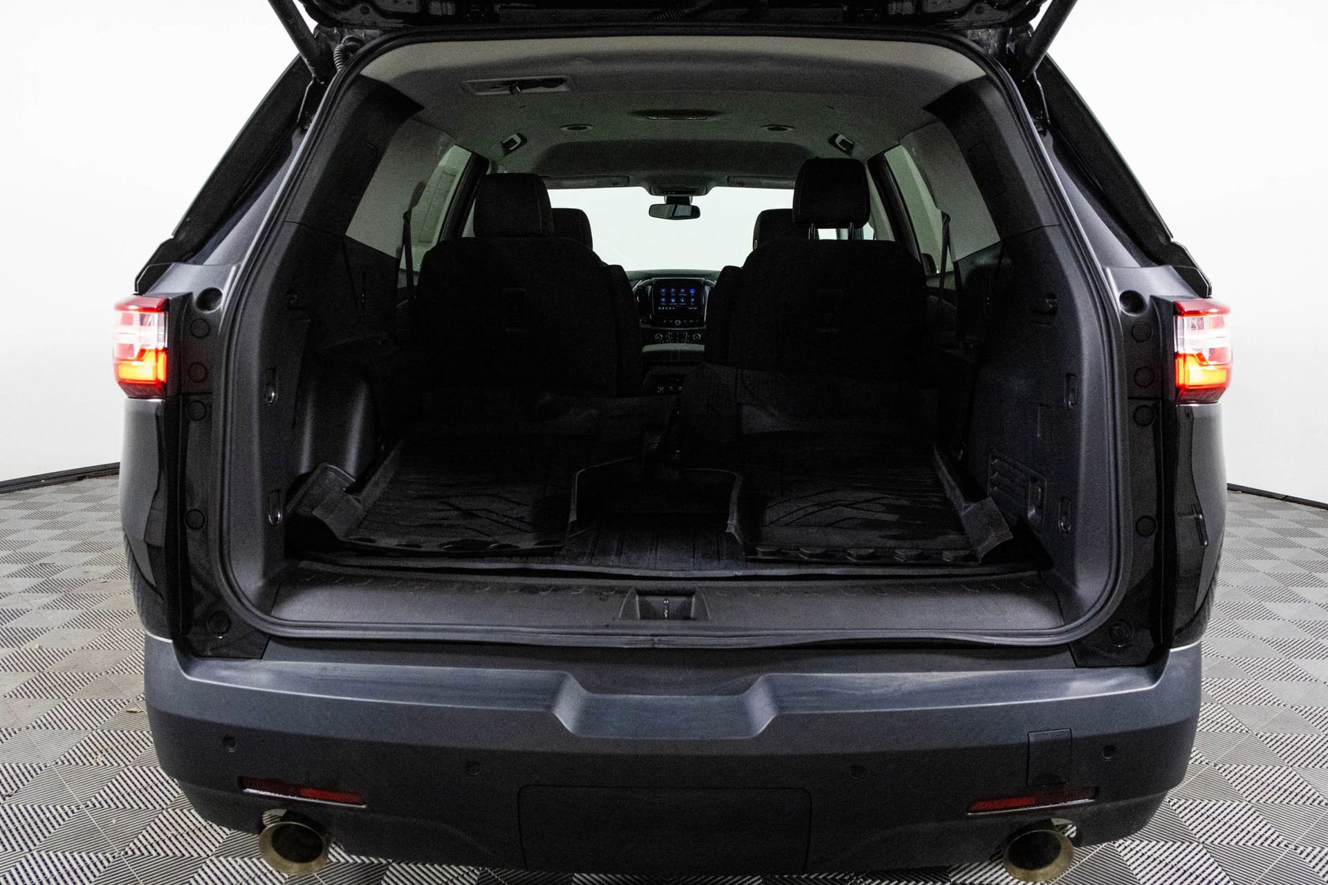 Used 2021 Chevrolet Traverse LT image 33