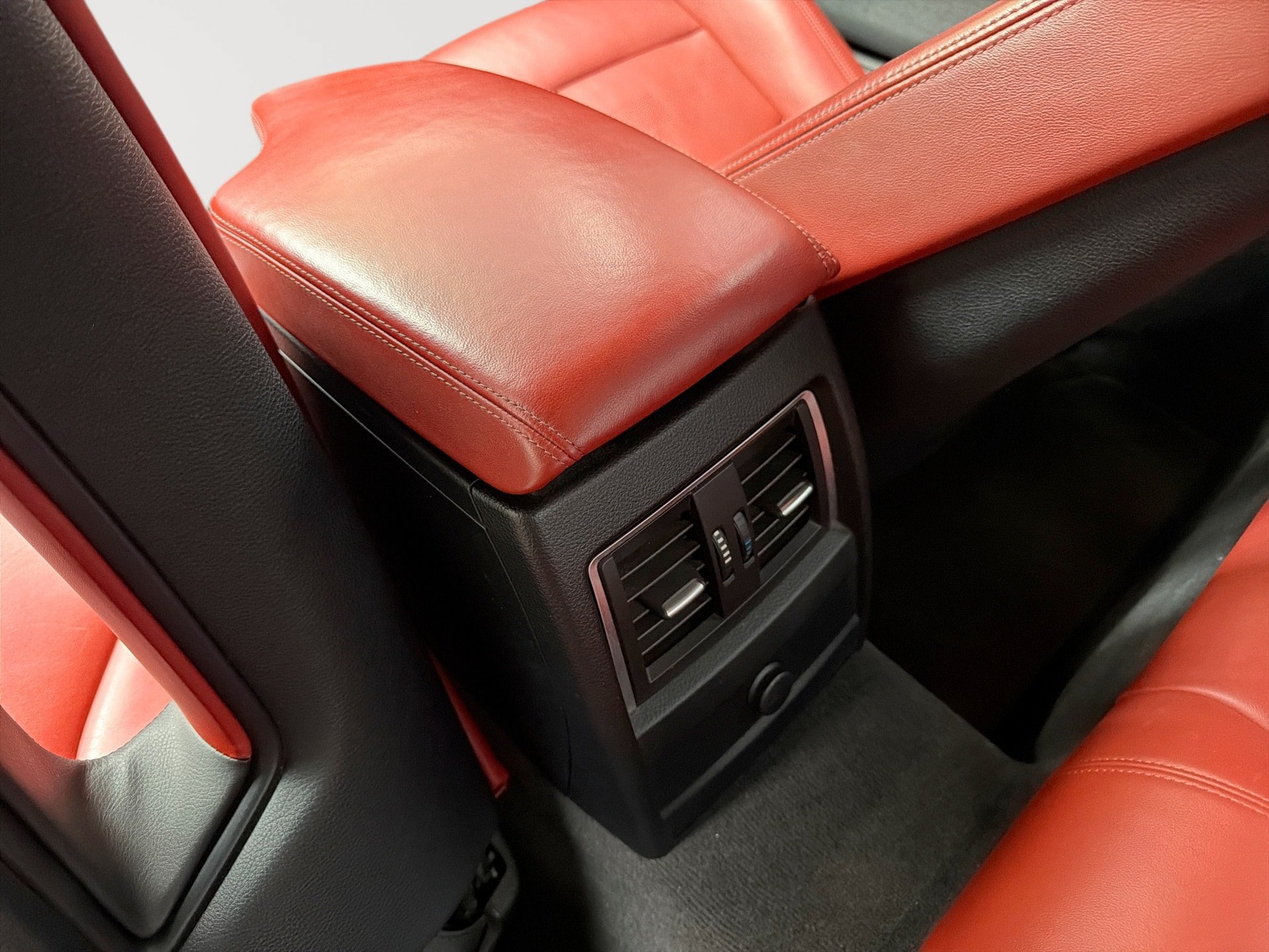 Used 2018 BMW M4 Coupe w/ Ultimate Package RWD image 24