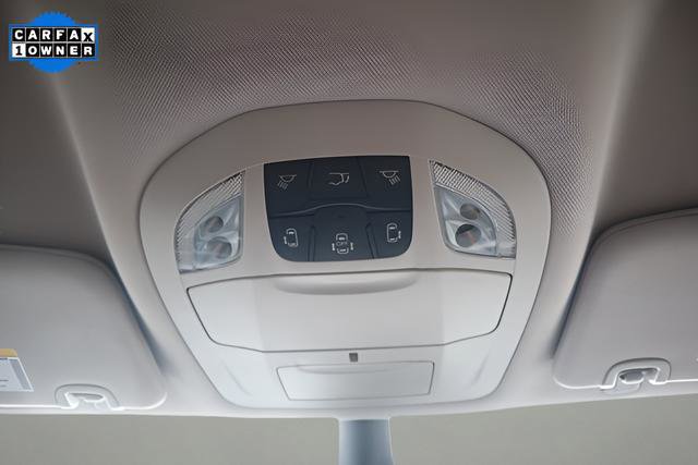 Used 2024 Chrysler Pacifica Select image 23