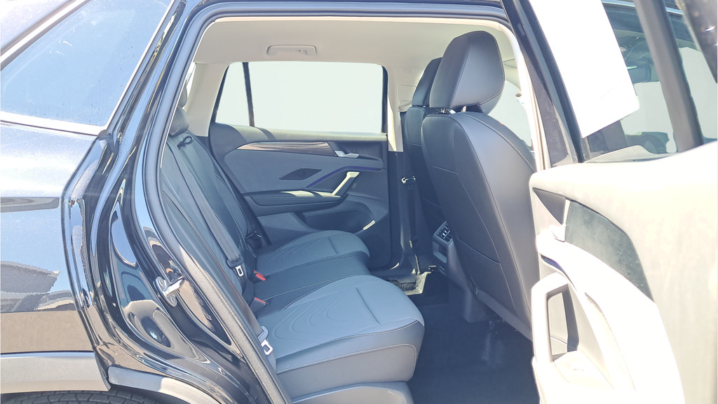 Used 2026 Volkswagen Tiguan SE AWD/4WD image 14