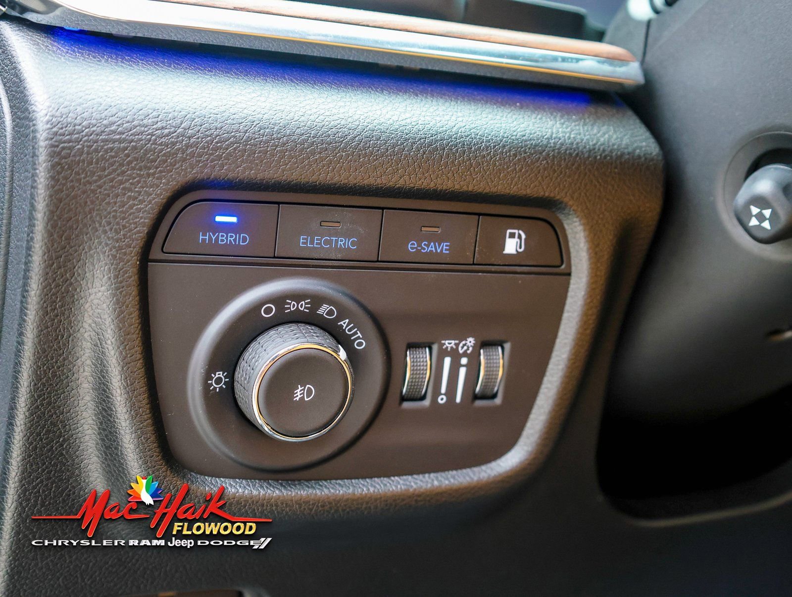 Used 2024 Jeep Grand Cherokee Summit w/ Advanced Protech Group IV image 21