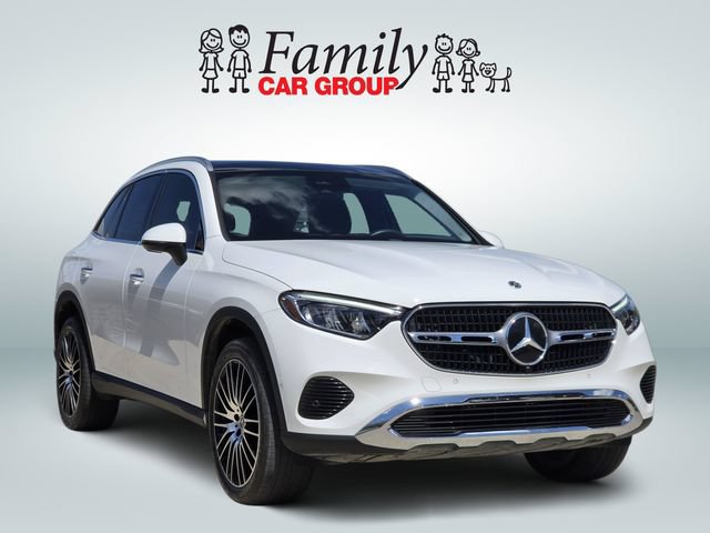 Used 2025 Mercedes-Benz GLC 300 4MATIC image 2