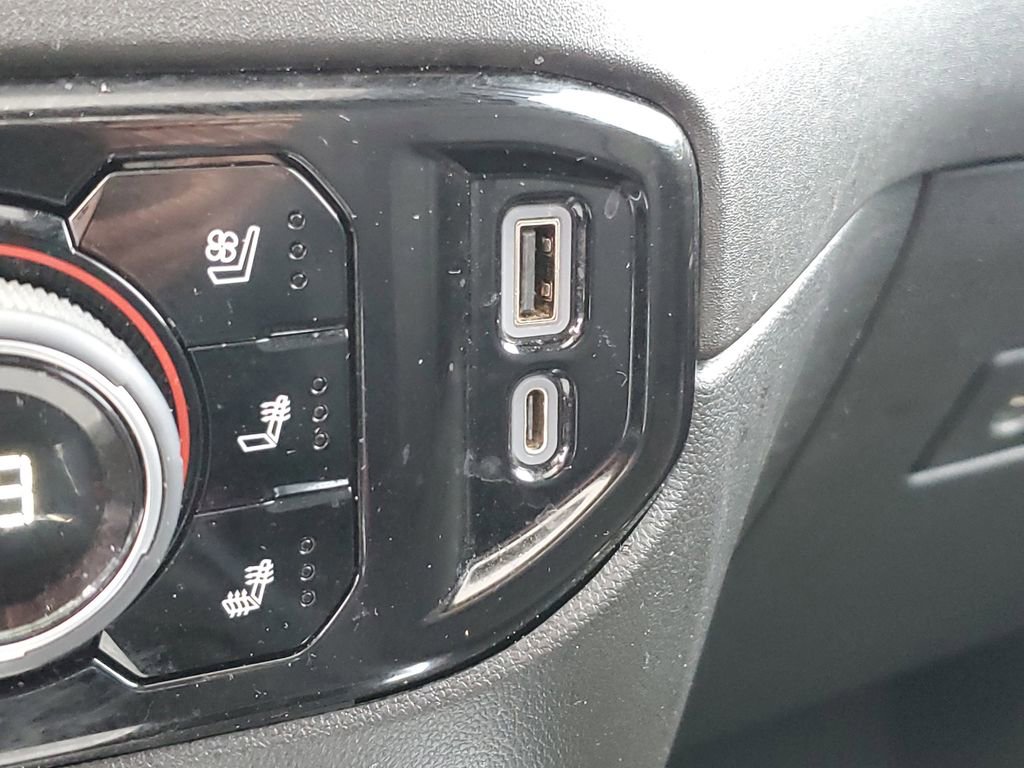 Used 2022 Chevrolet Silverado 1500 High Country w/ Technology Package image 22