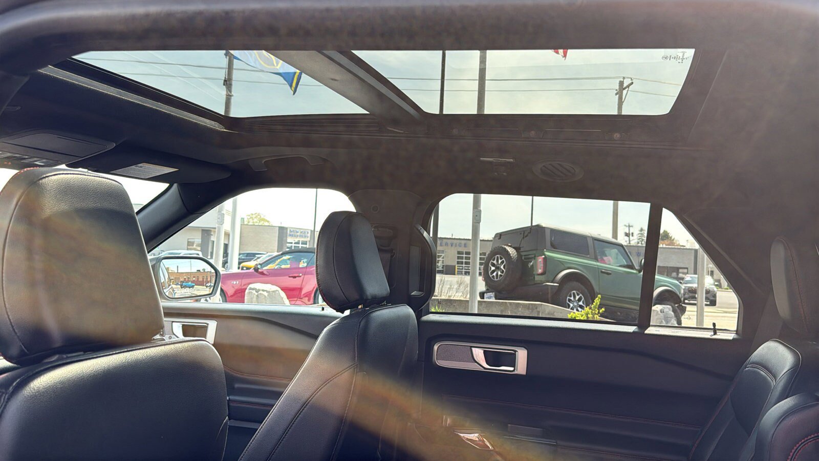 Used 2023 Ford Explorer ST-Line w/ Class IV Trailer Tow Package AWD/4WD image 20