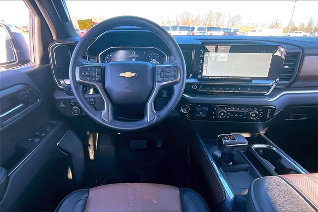 Used 2024 Chevrolet Silverado 1500 High Country w/ Technology Package image 9