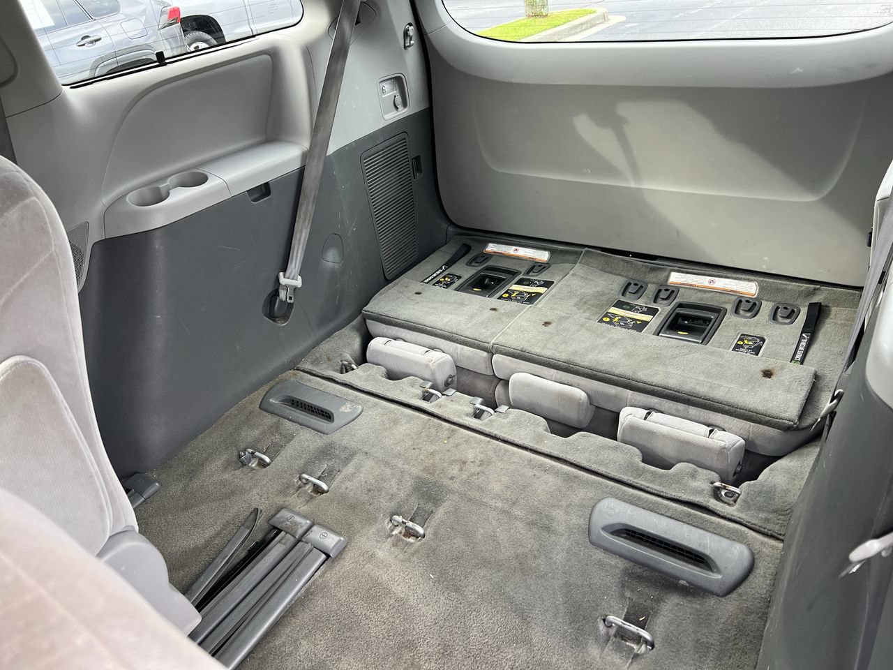 Used 2015 Toyota Sienna LE FWD image 33