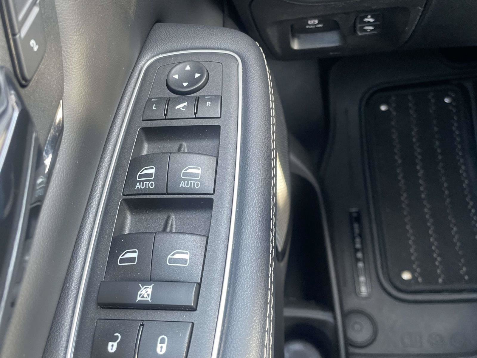Used 2024 RAM 1500 Limited AWD/4WD image 22
