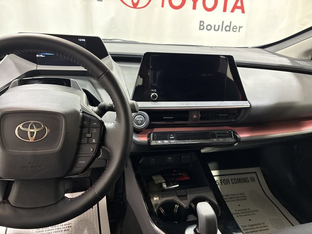 Used 2025 Toyota Prius Plug-In Hybrid FWD image 25