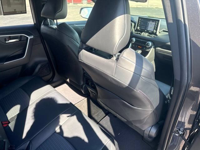 Used 2020 Toyota RAV4 XSE w/ XSE Grade Weather Package AWD/4WD image 17