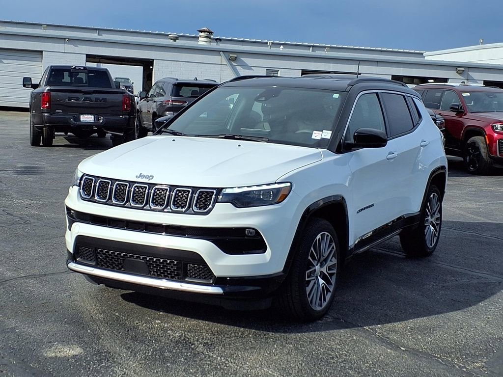 Used 2023 Jeep Compass Limited w/ Elite Group AWD/4WD image 2
