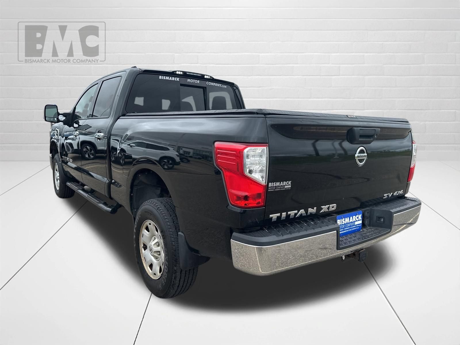 Used 2017 Nissan Titan SV AWD/4WD image 4