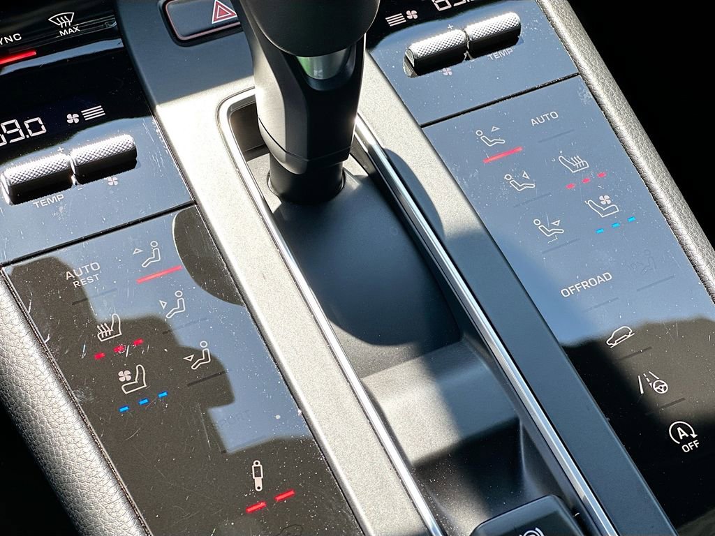 Certified 2026 Porsche Macan AWD/4WD image 23