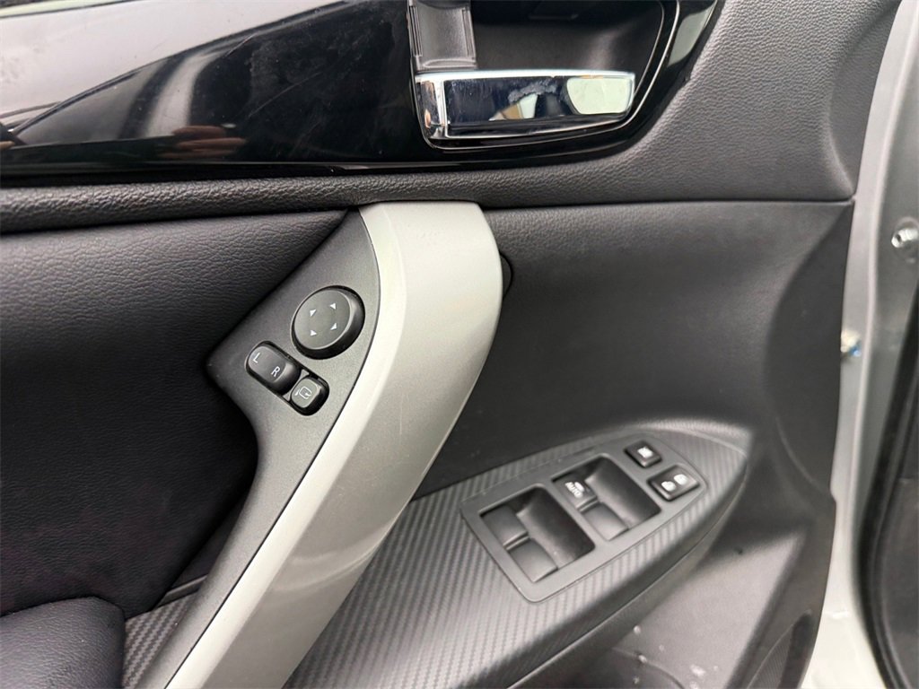 Used 2022 Mitsubishi Eclipse Cross SE image 14