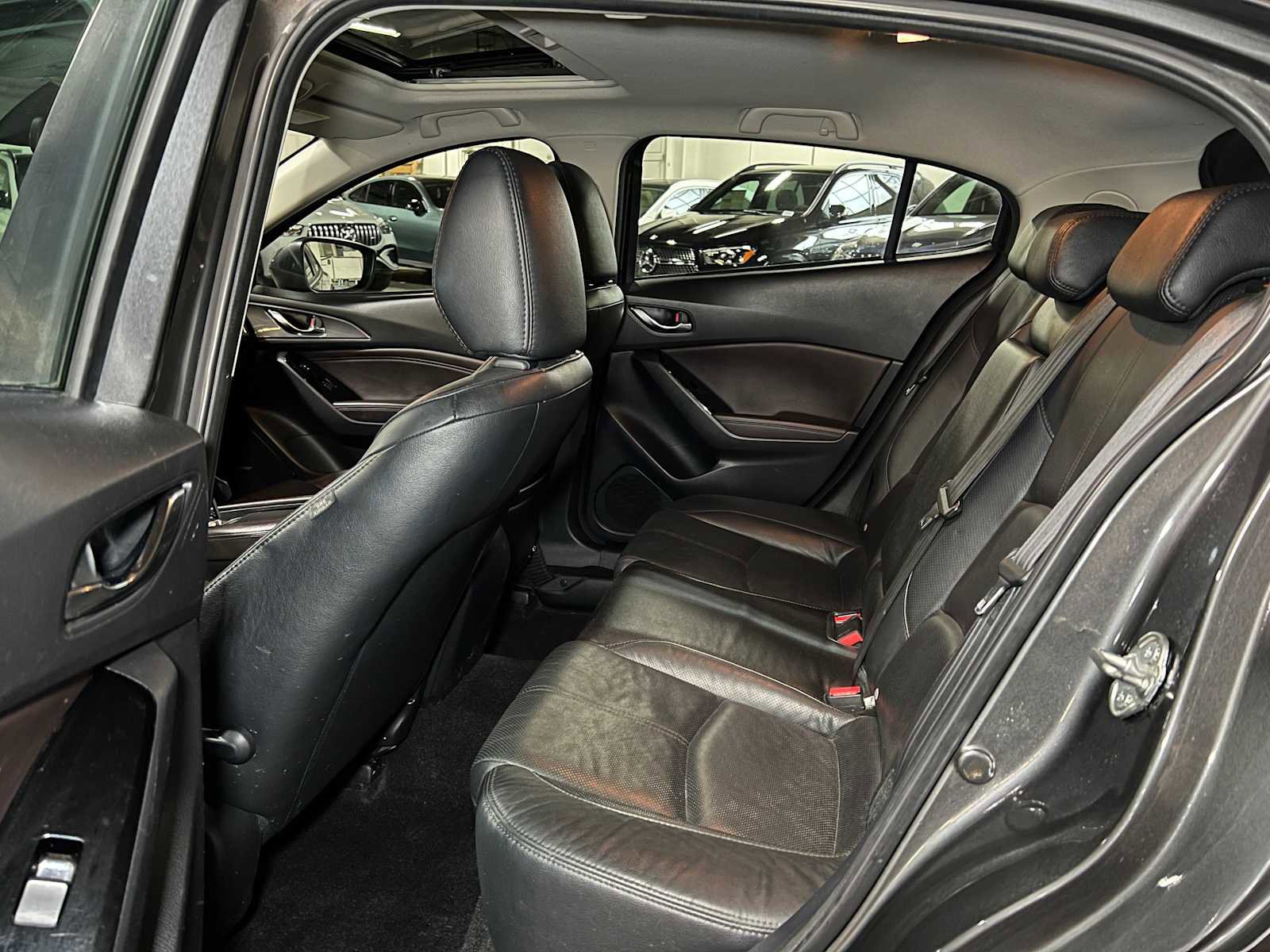 Used 2018 MAZDA MAZDA3 Grand Touring w/ Premium Equipment Package image 18