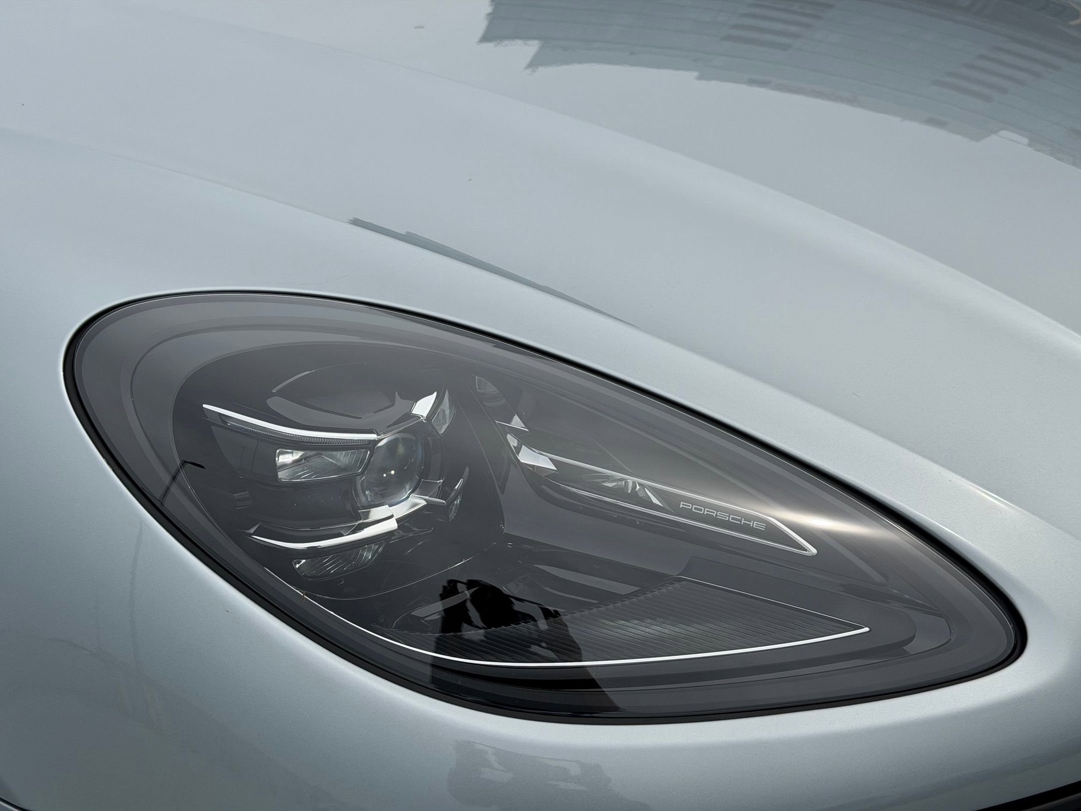 Certified 2026 Porsche Macan image 12