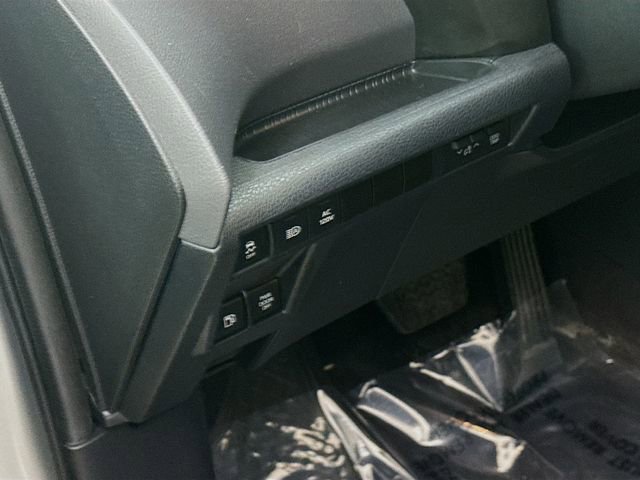 Used 2023 Toyota Sienna XSE image 10