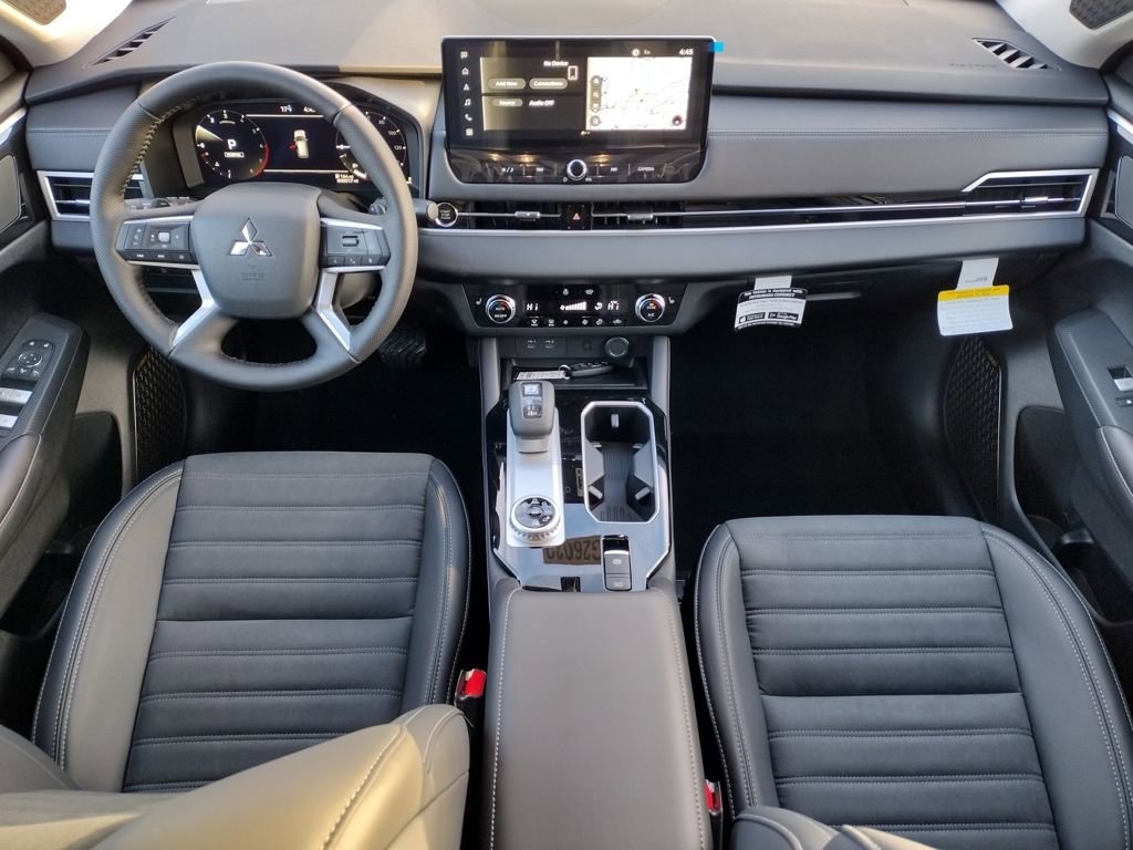 New 2026 Mitsubishi Outlander SE image 2