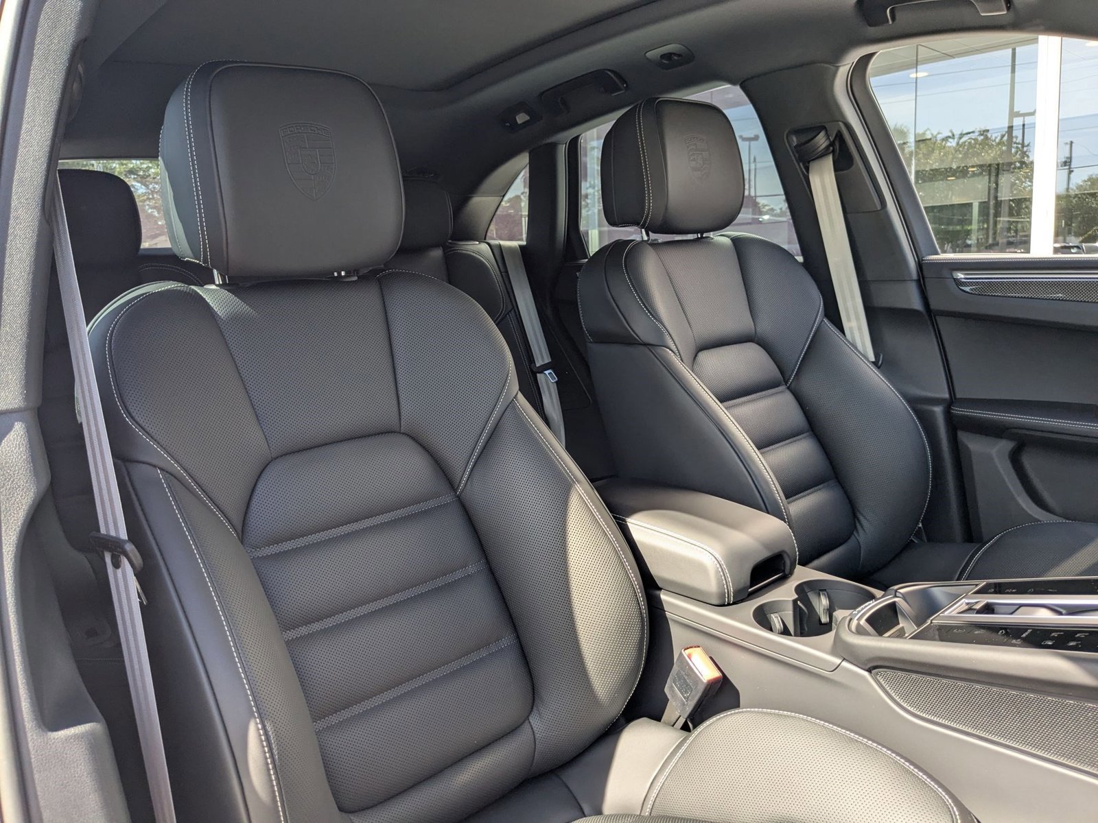 New 2026 Porsche Macan GTS image 26