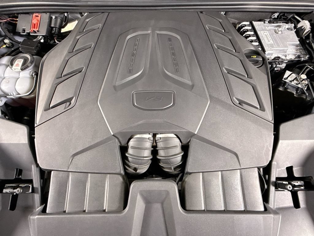 Certified 2024 Porsche Cayenne S AWD/4WD image 28