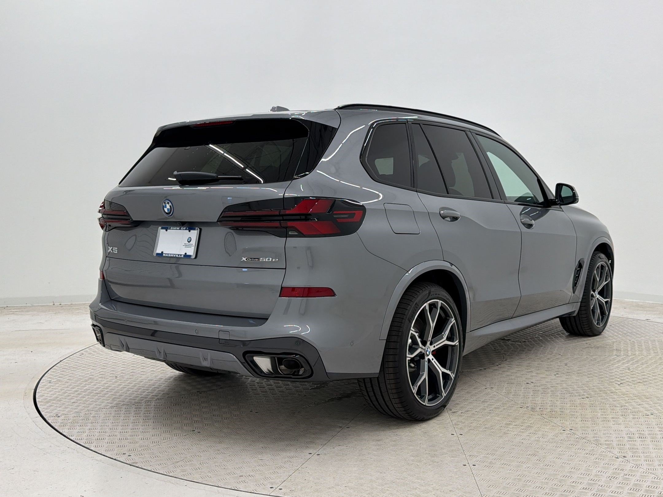 New 2026 BMW X5 xDrive50e w/ M Sport Package AWD/4WD image 9