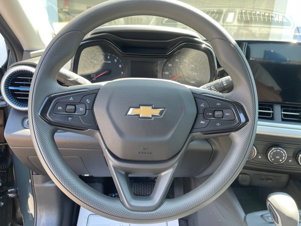 New 2026 Chevrolet Trax LS w/ LS Convenience Package FWD image 16