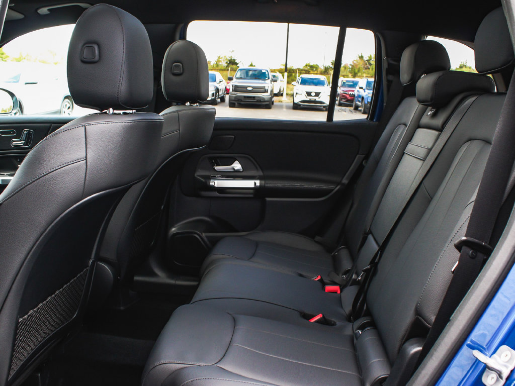 Used 2025 Mercedes-Benz GLB 250 4MATIC image 37