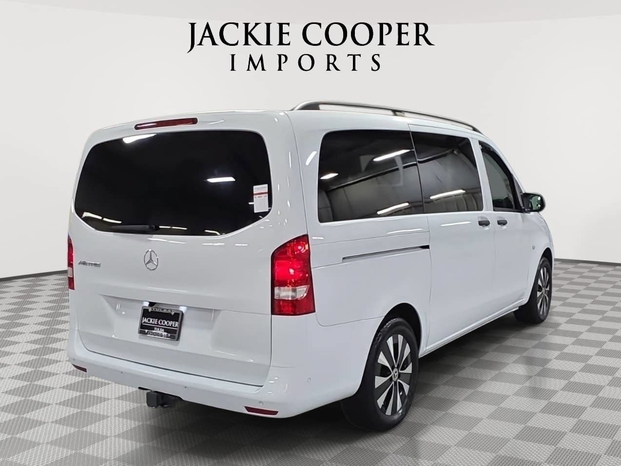 Used 2023 Mercedes-Benz Metris Passenger image 5