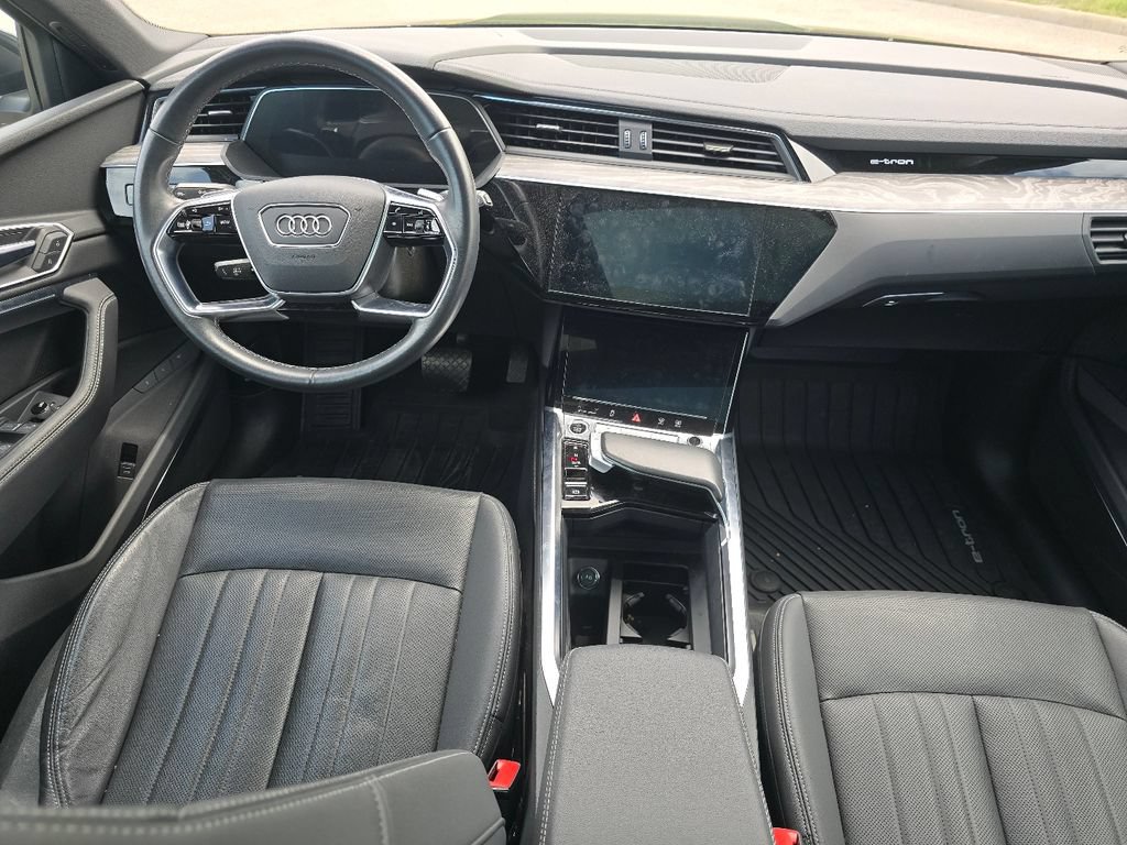 Used 2023 Audi e-tron Premium Plus w/ Premium Plus Package AWD/4WD image 21