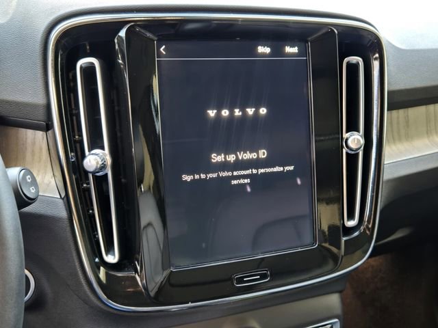 Certified 2023 Volvo XC40 B5 Plus w/ Driver Assist Package image 20