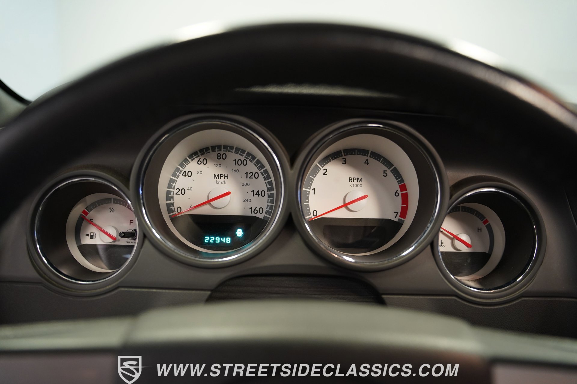 Used 2009 Dodge Challenger R/T image 40
