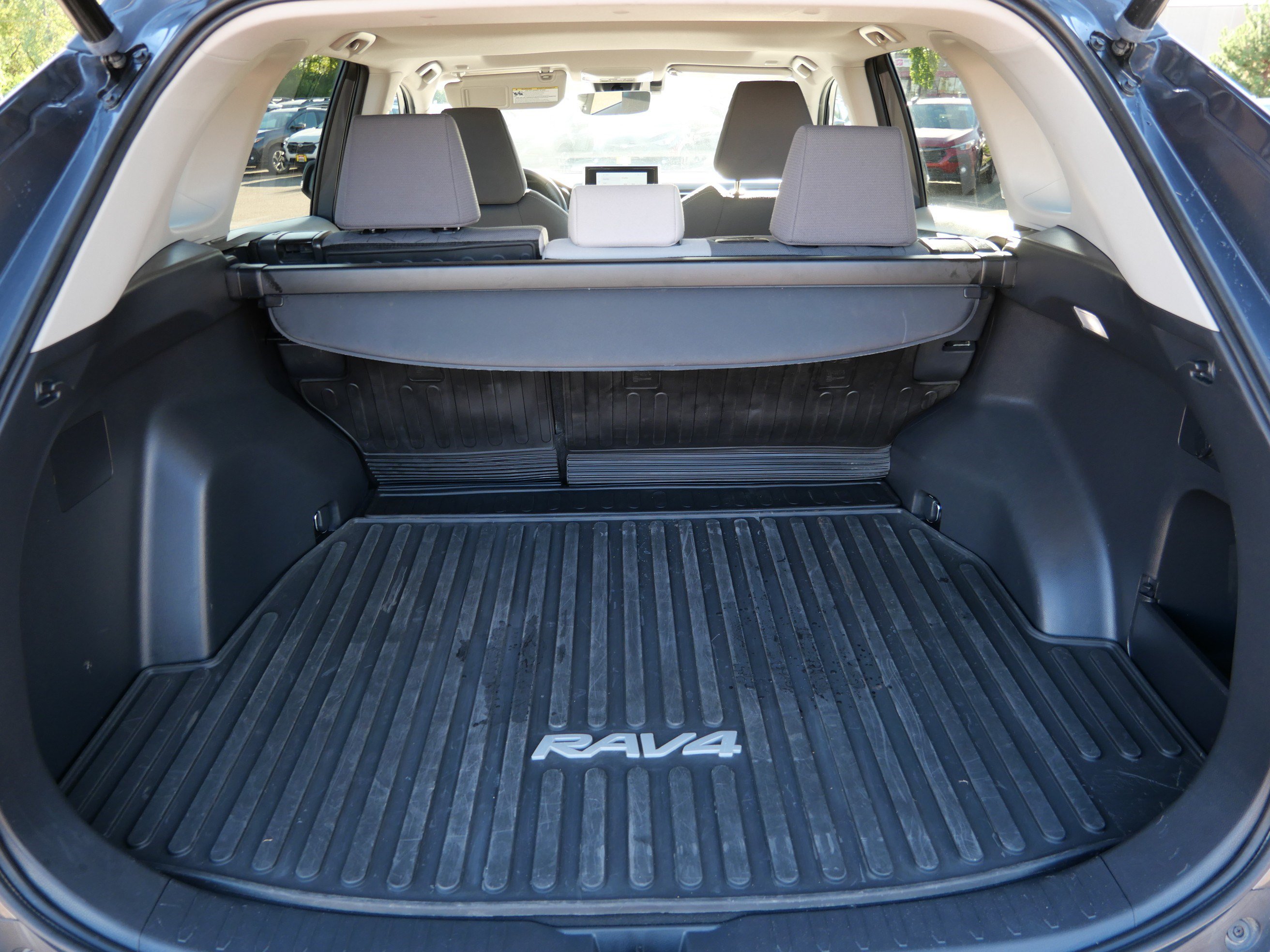 Used 2023 Toyota RAV4 XLE w/ Convenience Package AWD/4WD image 18