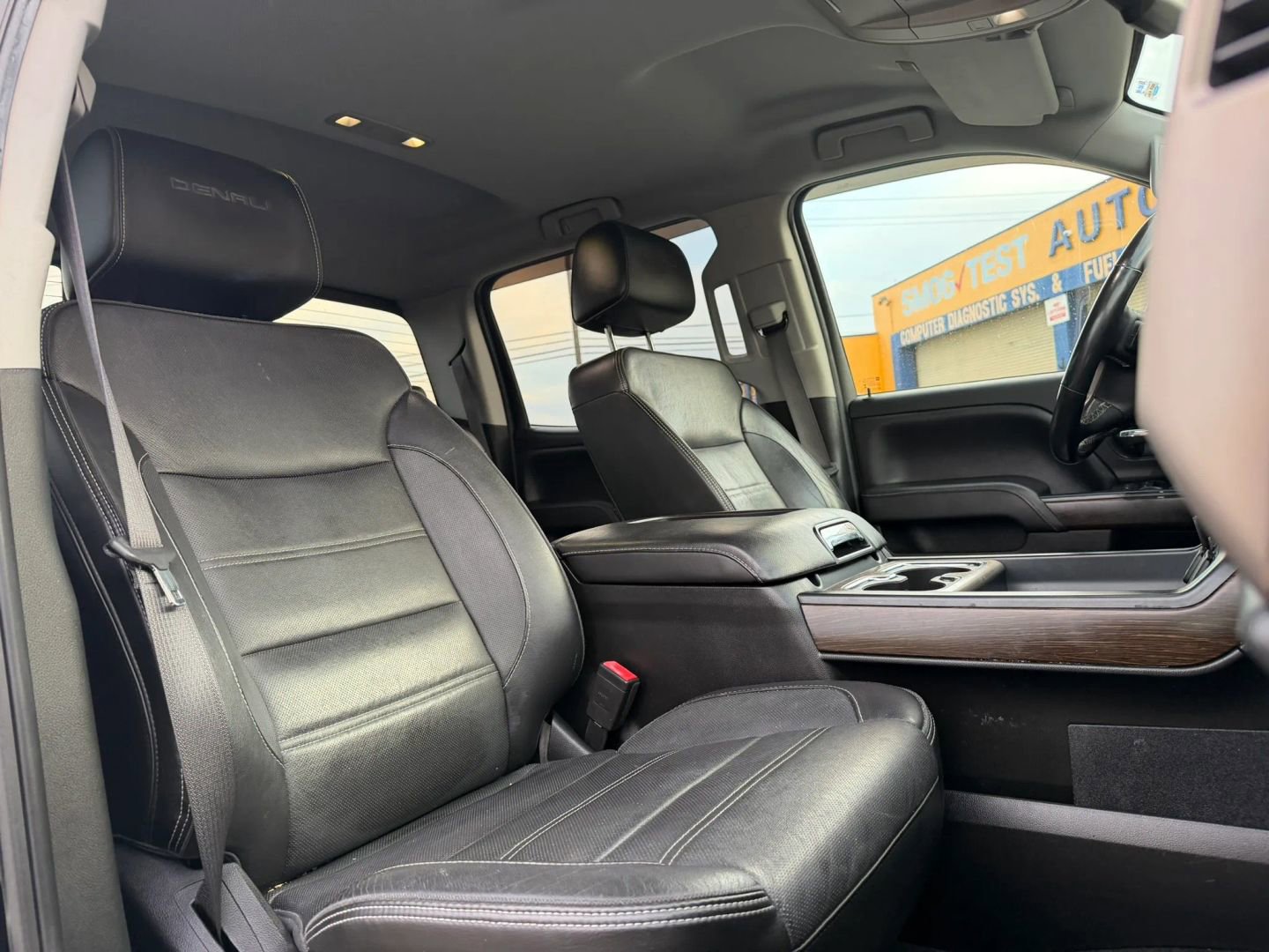 Used 2018 GMC Sierra 3500 Denali w/ Duramax Plus Package AWD/4WD image 16