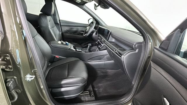 Used 2025 Hyundai Santa Cruz SEL AWD/4WD image 30