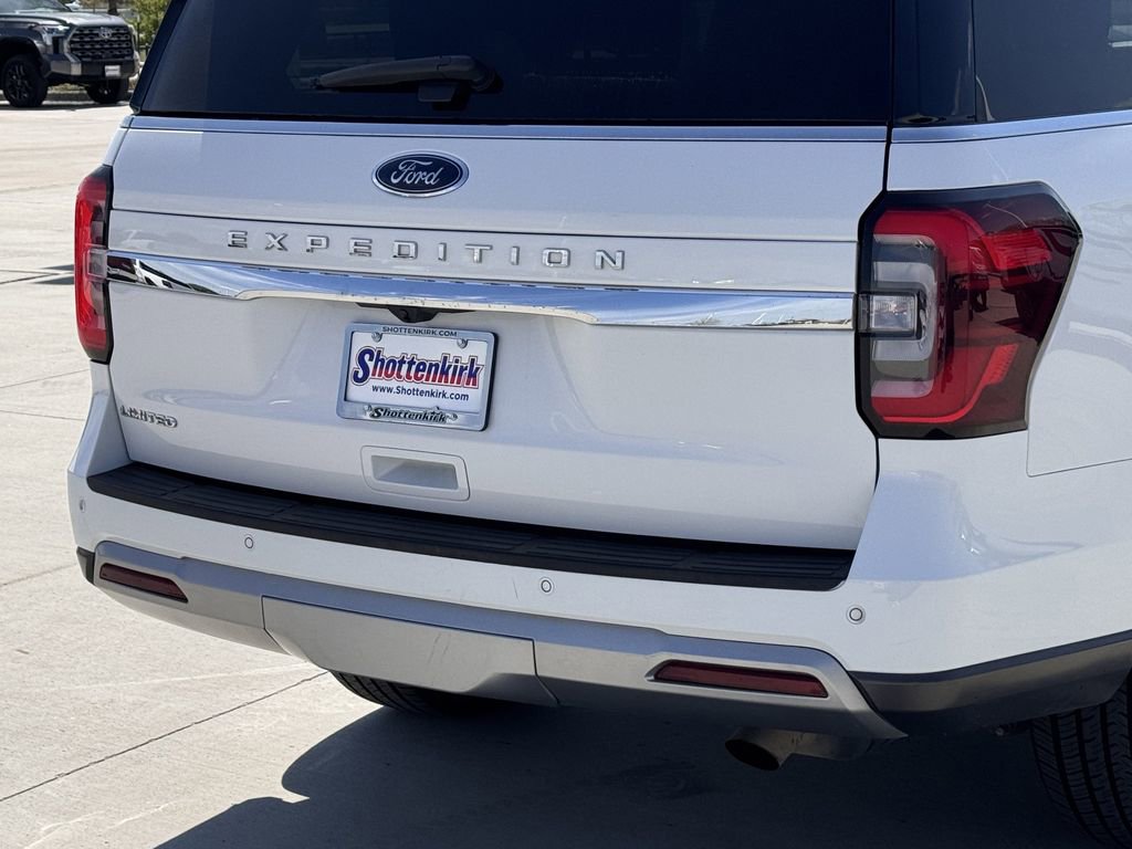 Used 2024 Ford Expedition Limited image 6