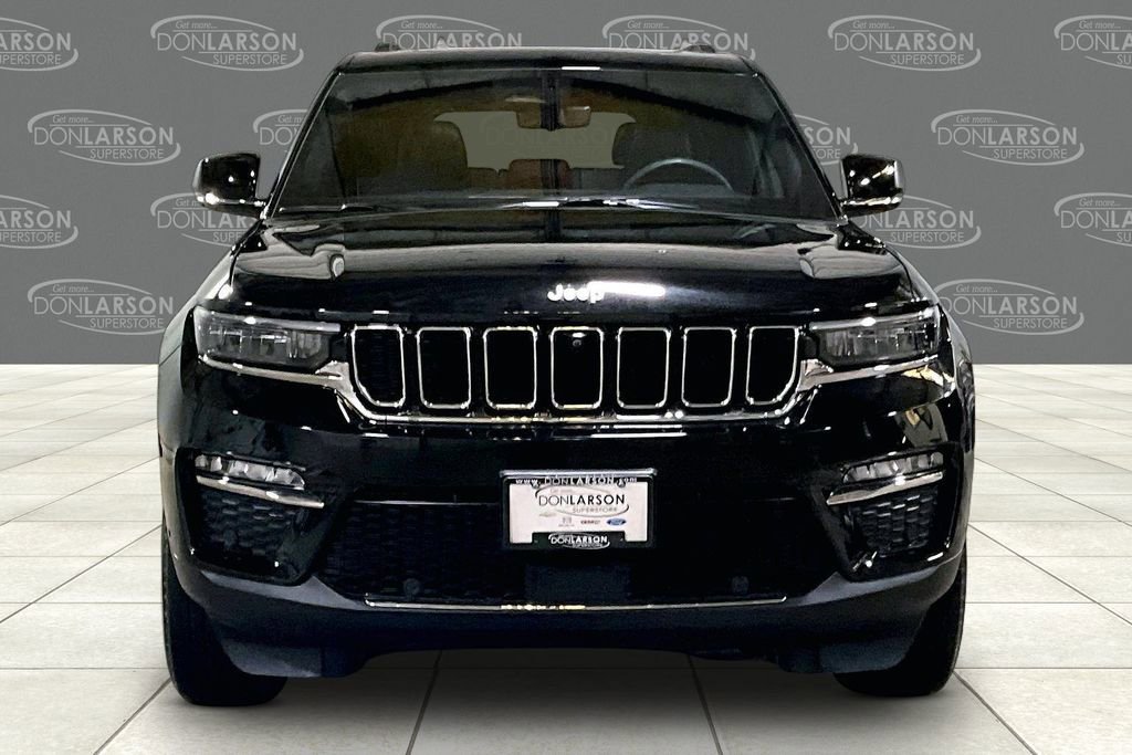 Used 2025 Jeep Grand Cherokee Limited w/ Luxury Tech Group II AWD/4WD image 2