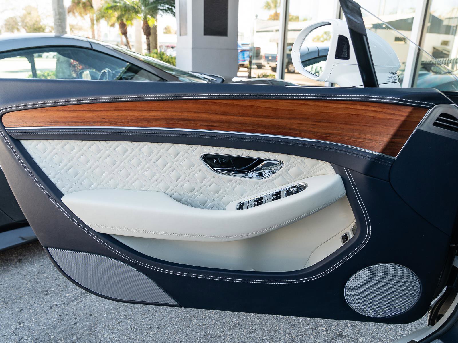 Used 2022 Bentley Continental GT image 32