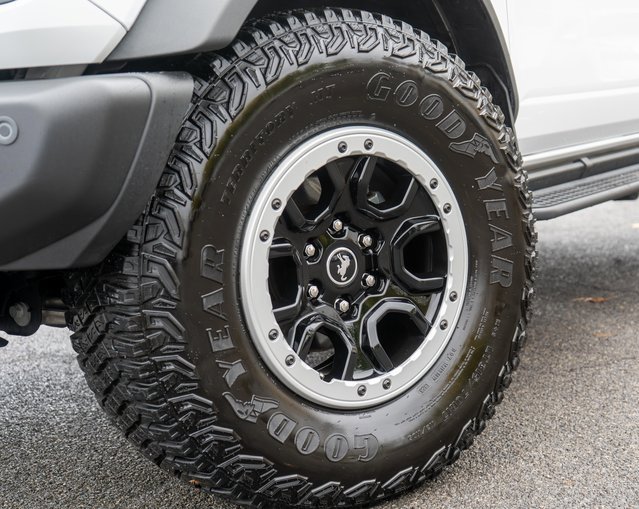 Used 2023 Ford Bronco Badlands w/ Sasquatch Package image 10