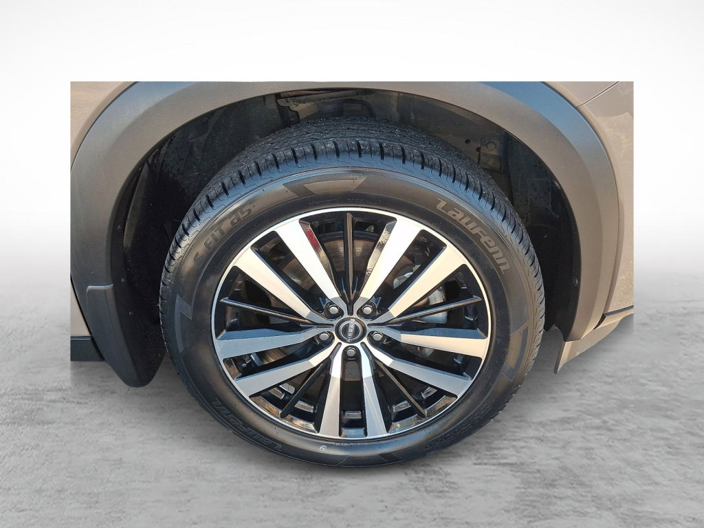 Used 2023 Nissan Pathfinder Platinum image 9