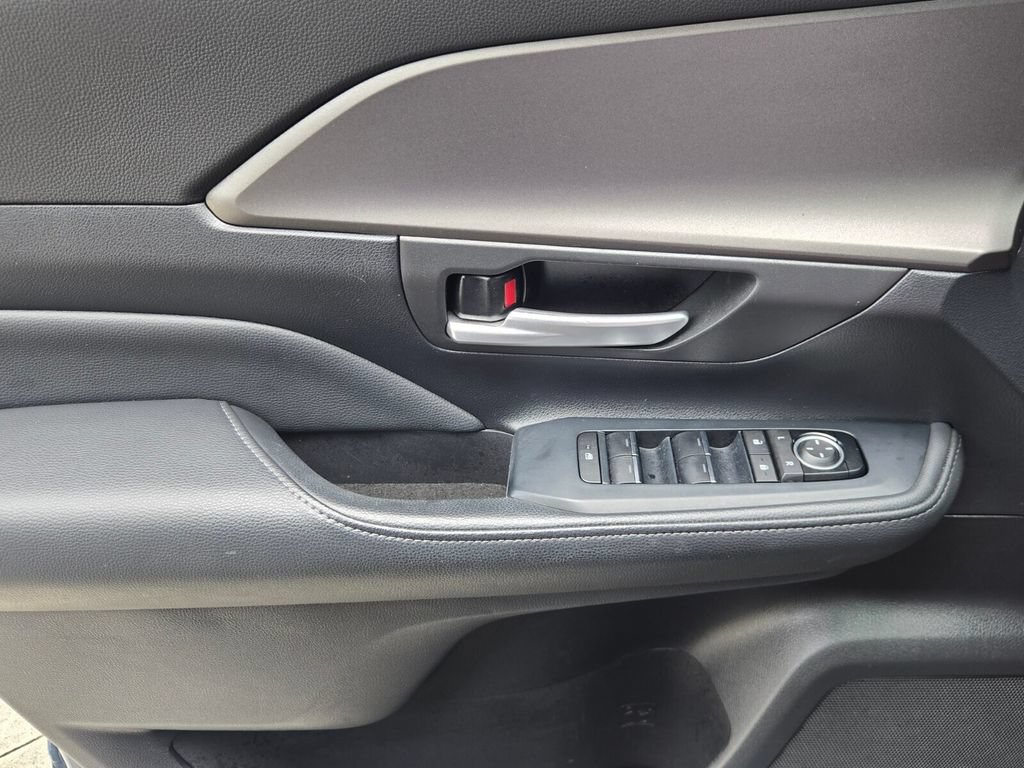 Used 2024 Toyota Grand Highlander AWD Hybrid image 28