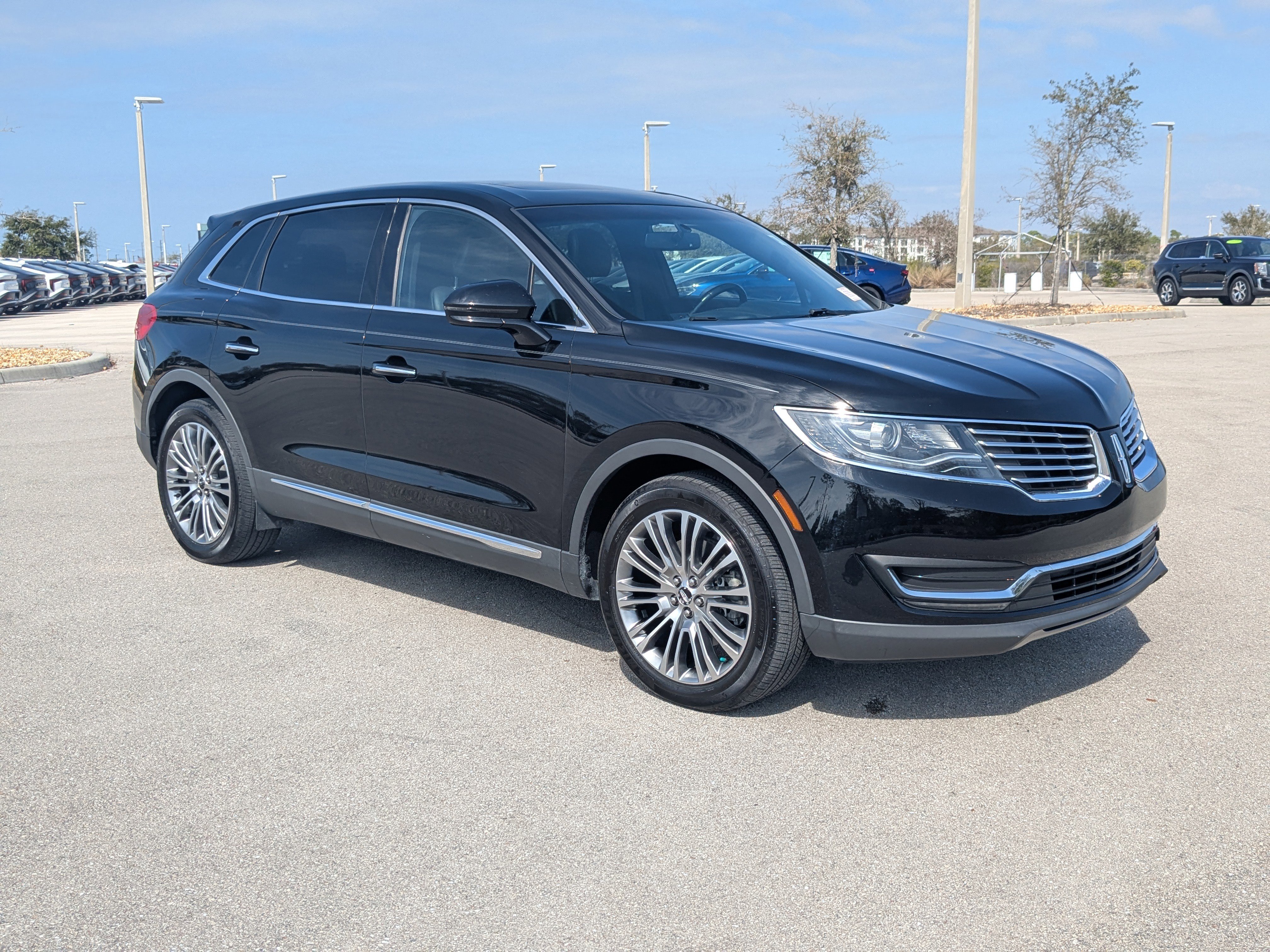 Used 2017 Lincoln MKX Reserve image 2