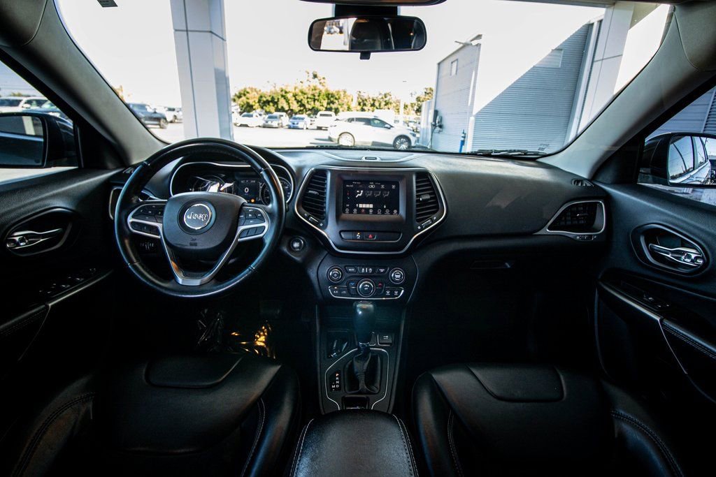 Used 2019 Jeep Cherokee Latitude Plus image 27