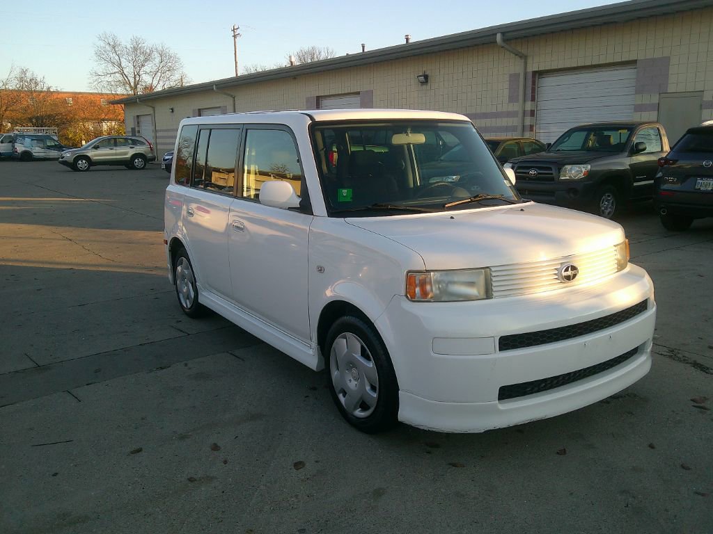 Used 2005 Scion xB Base image 3