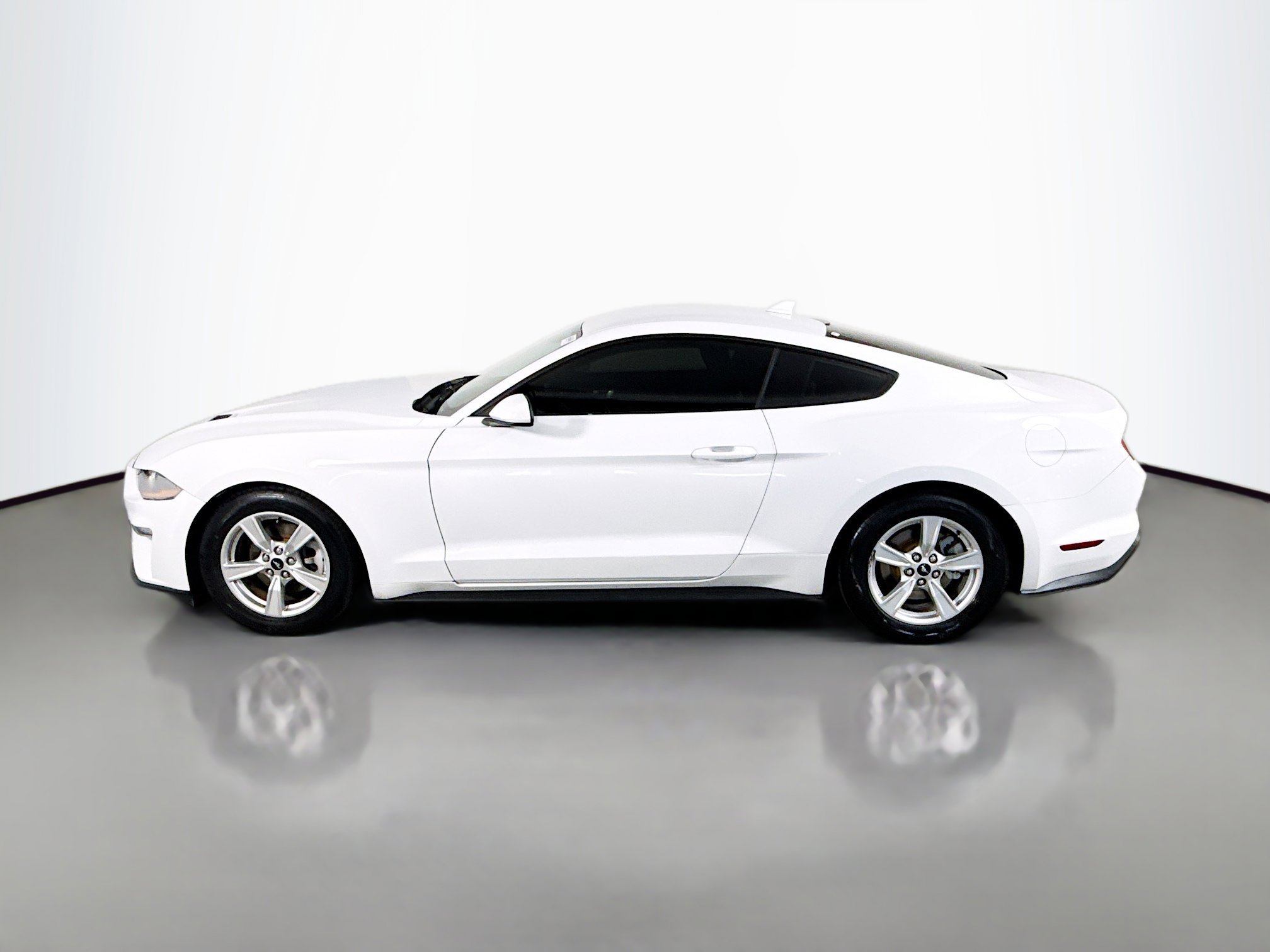 Used 2021 Ford Mustang EcoBoost image 6