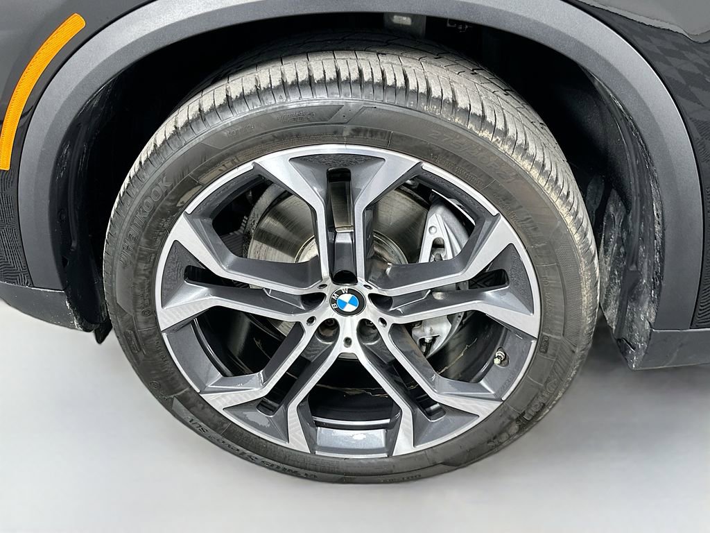 Certified 2024 BMW X5 xDrive40i w/ Premium Package AWD/4WD image 32