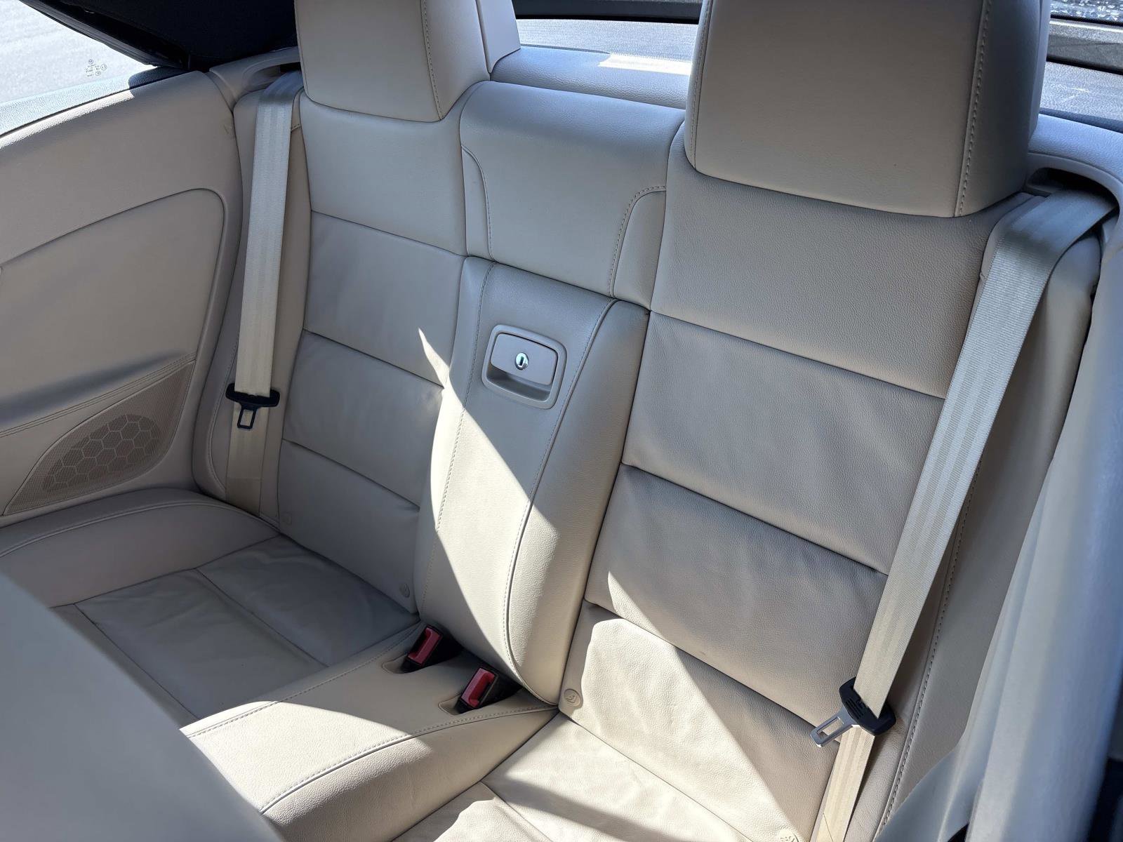 Used 2009 Volkswagen Eos Lux image 25