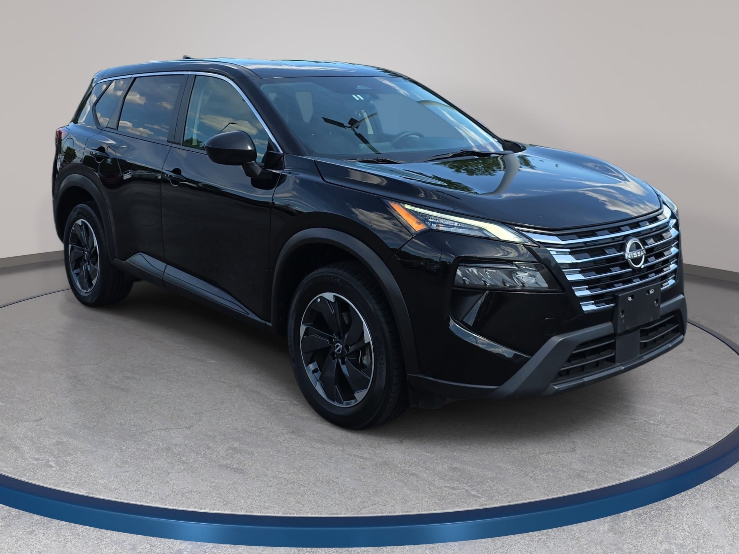 Used 2024 Nissan Rogue SV AWD/4WD image 3