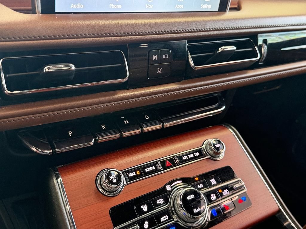 Used 2021 Lincoln Aviator Reserve w/ Equipment Group 201A RWD image 19