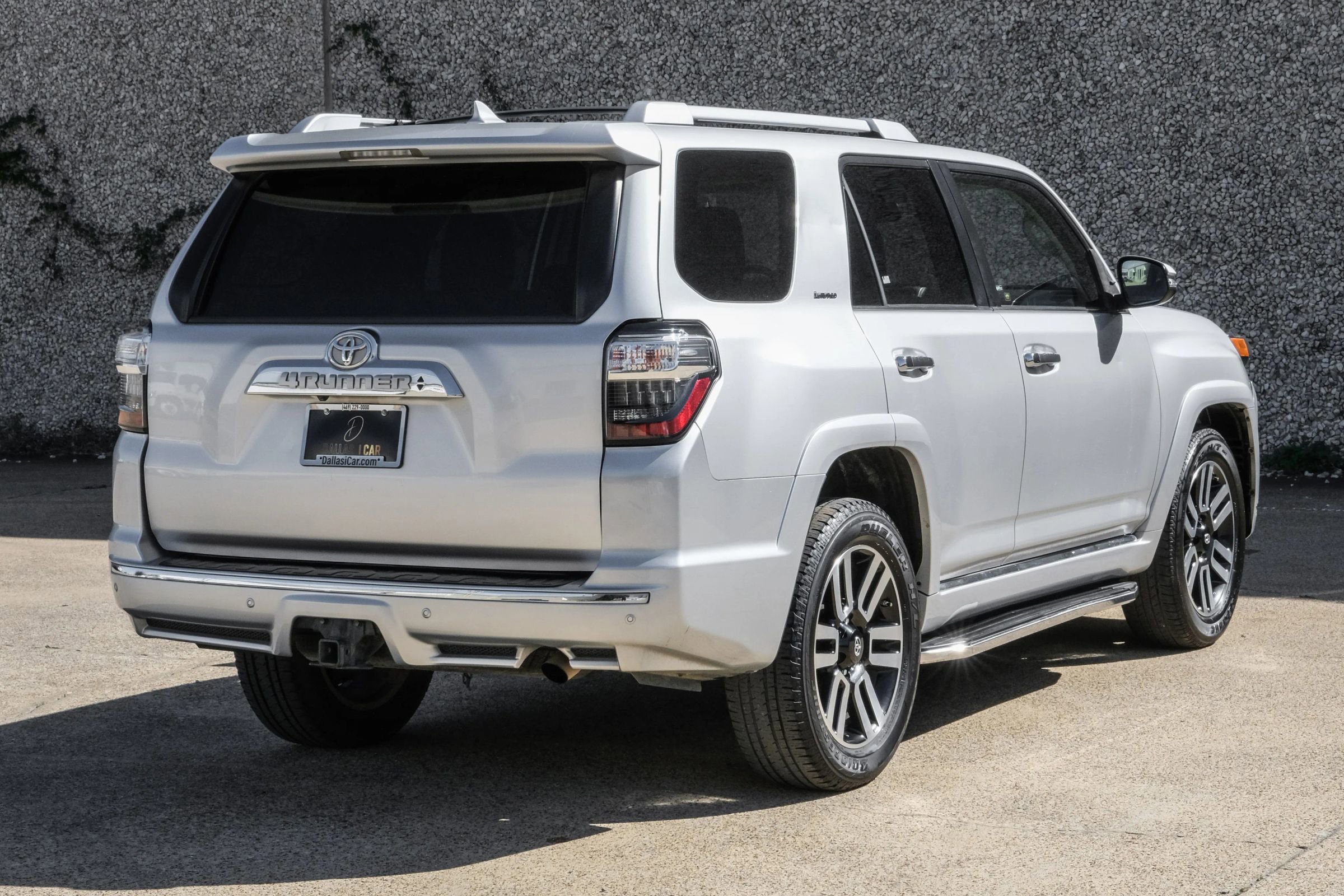 Used 2014 Toyota 4Runner Limited image 8